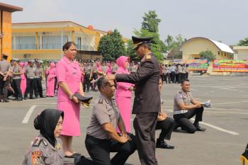 555 Personel Polda Lampung Mendapat Kenaikan Pangkat di Hari Bhayangkara ke 77
